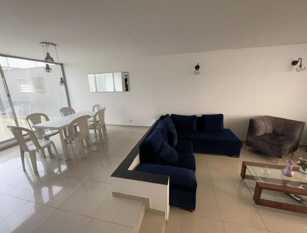 Casa Chimenea a 5 minutos del Aeropuerto